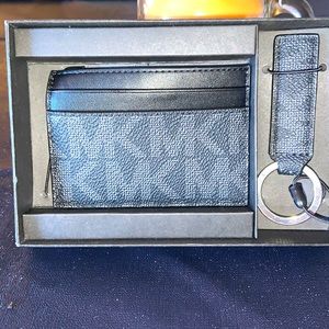 Michael Kors Men’s card case and key chain gift set NWT